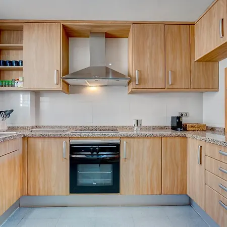 Modern With Large Terrasse, Bbq, Fast Wifi, 2 Pools Апартаменты