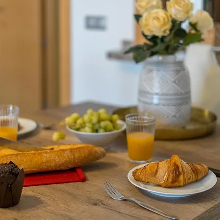 Modern With Large Terrasse, Bbq, Fast Wifi, 2 Pools Apartment