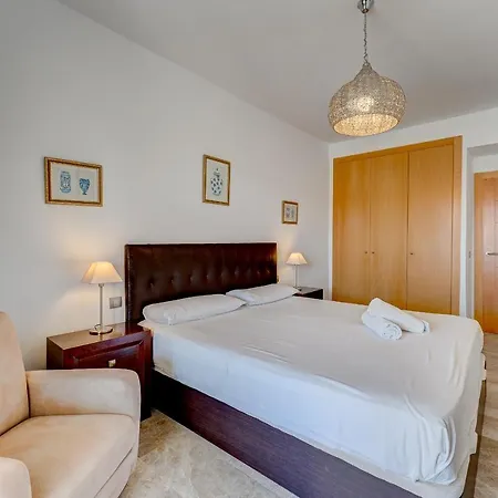 Modern With Large Terrasse, Bbq, Fast Wifi, 2 Pools Puerto de Santiago (Tenerife)
