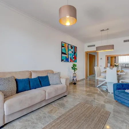 Apartment Modern With Large Terrasse, Bbq, Fast Wifi, 2 Pools