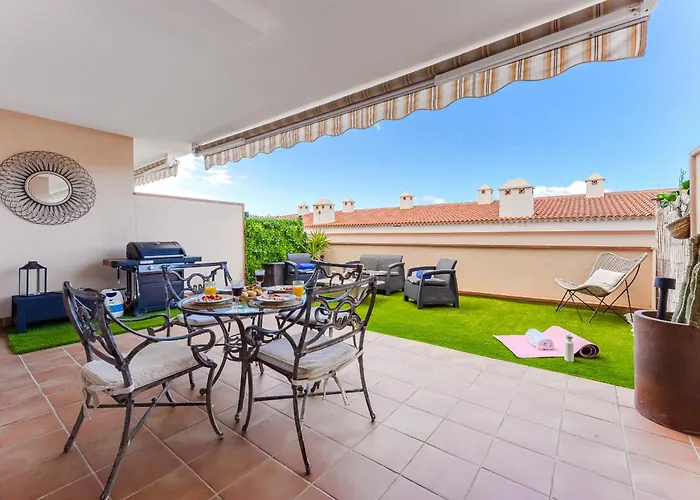 Modern With Large Terrasse, Bbq, Fast Wifi, 2 Pools Lejlighed