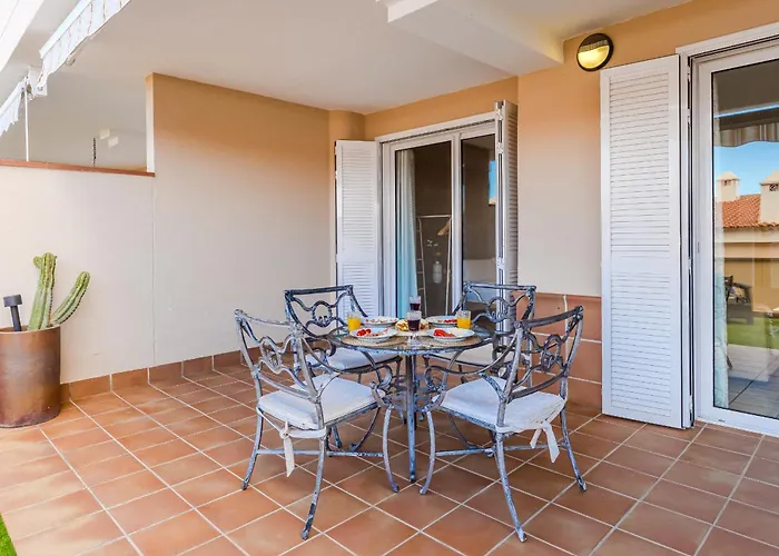 Modern With Large Terrasse, Bbq, Fast Wifi, 2 Pools Lejlighed